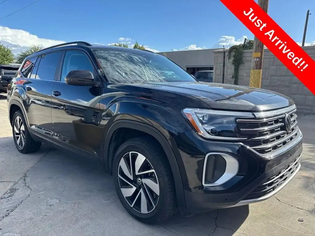 2024 Volkswagen Atlas 2.0T SE with Tech's photo