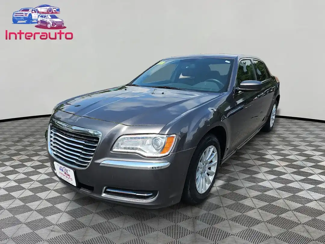 2013 Chrysler 300 Base's photo