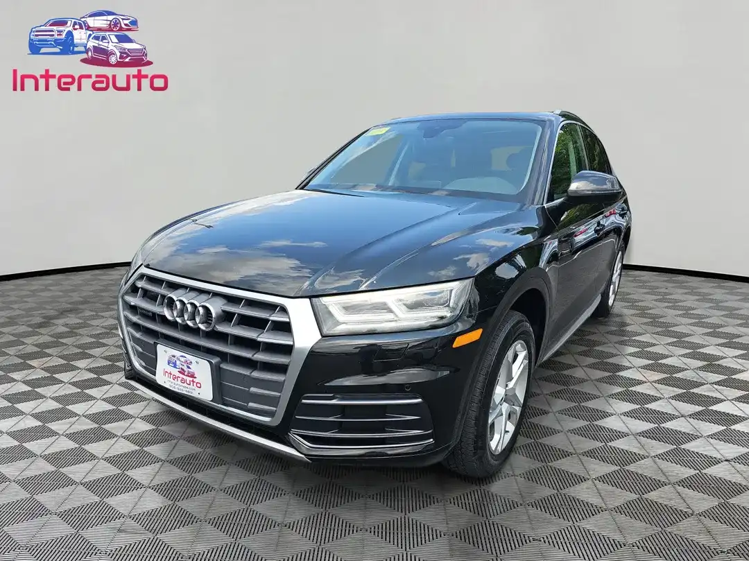 2018 Audi Q5 2.0T quattro S tronic Premium Plus's photo