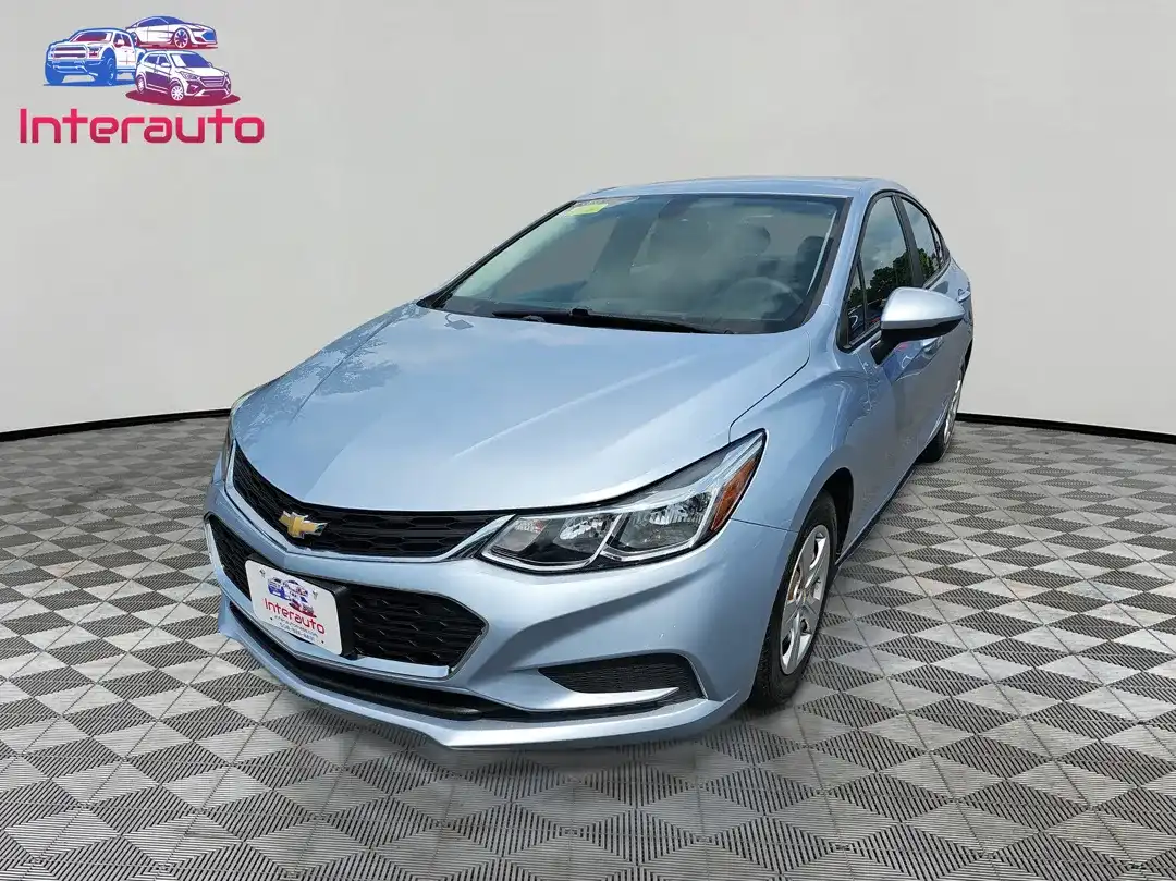 2017 Chevrolet Cruze LS Auto's photo