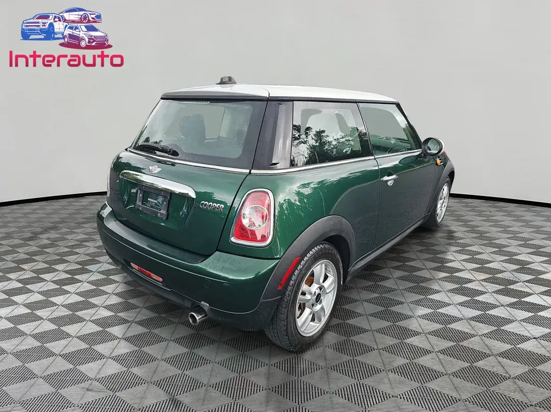 2013 MINI Cooper Base photo 5