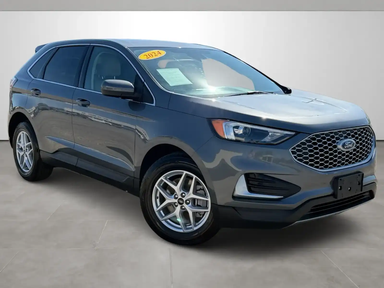 2024 Ford Edge SEL AWD's photo