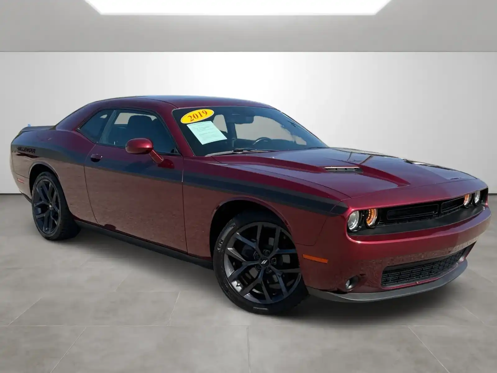 2019 Dodge Challenger SXT Auto's photo