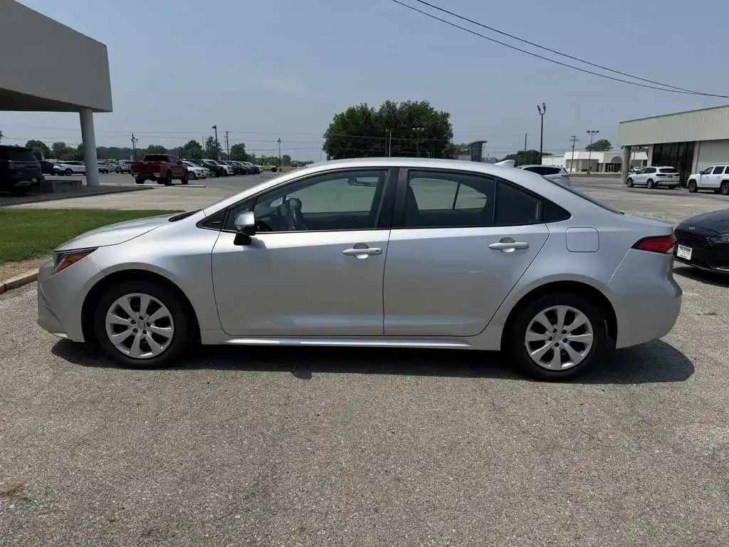 2024 Toyota Corolla LE CVT's photo
