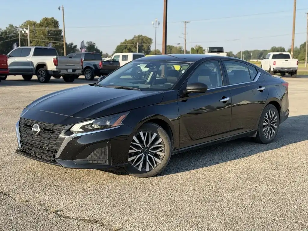 2025 Nissan Altima 2.5 SV's photo