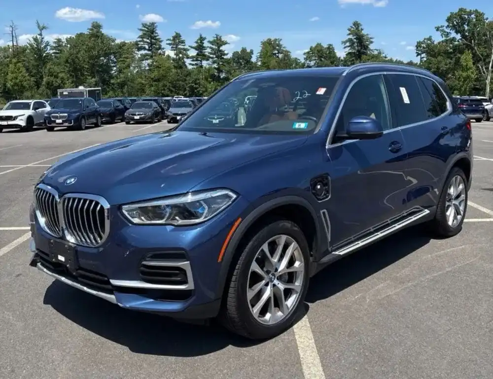 2022 BMW X5 xDrive45e's photo