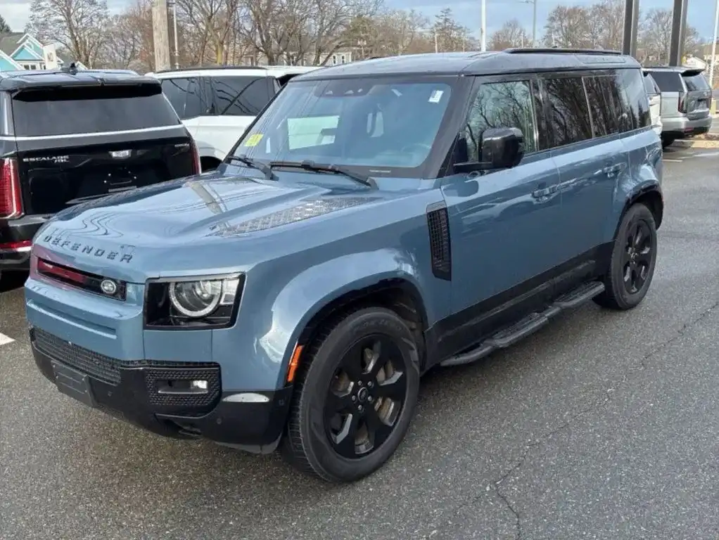 2022 Land Rover Defender X-Dynamic SE's photo
