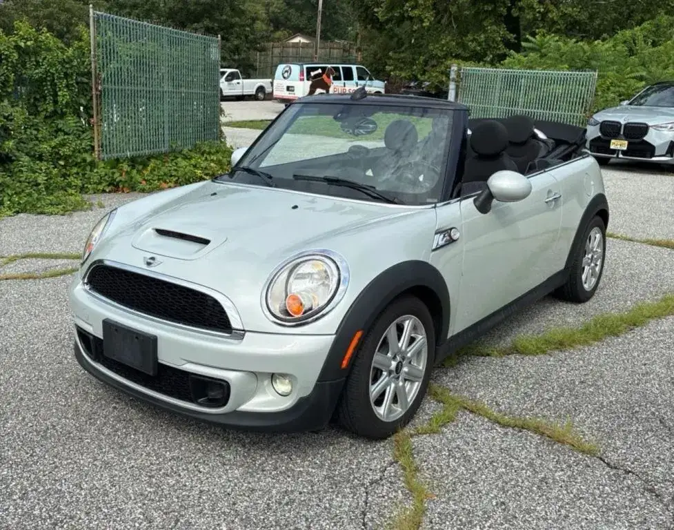 2015 MINI Cooper S photo 1