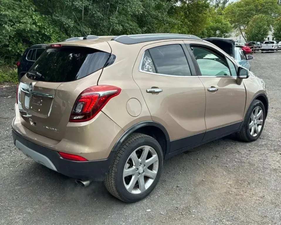 2019 Buick Encore Essence AWD photo 4