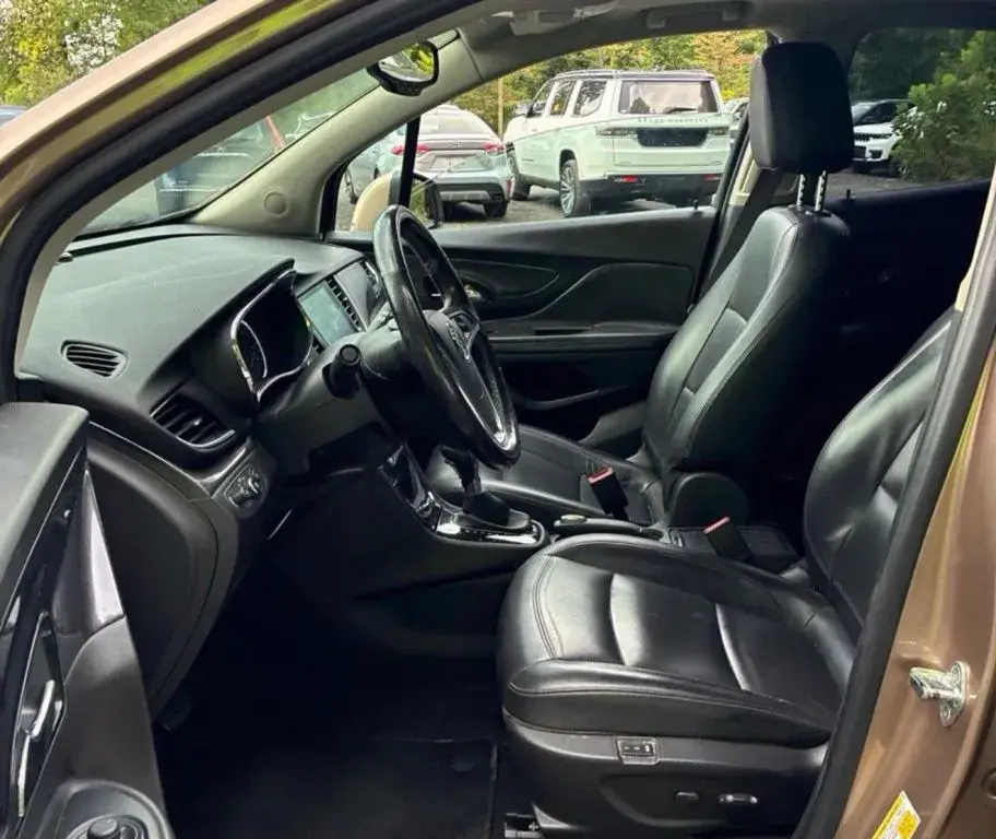 2019 Buick Encore Essence AWD photo 5