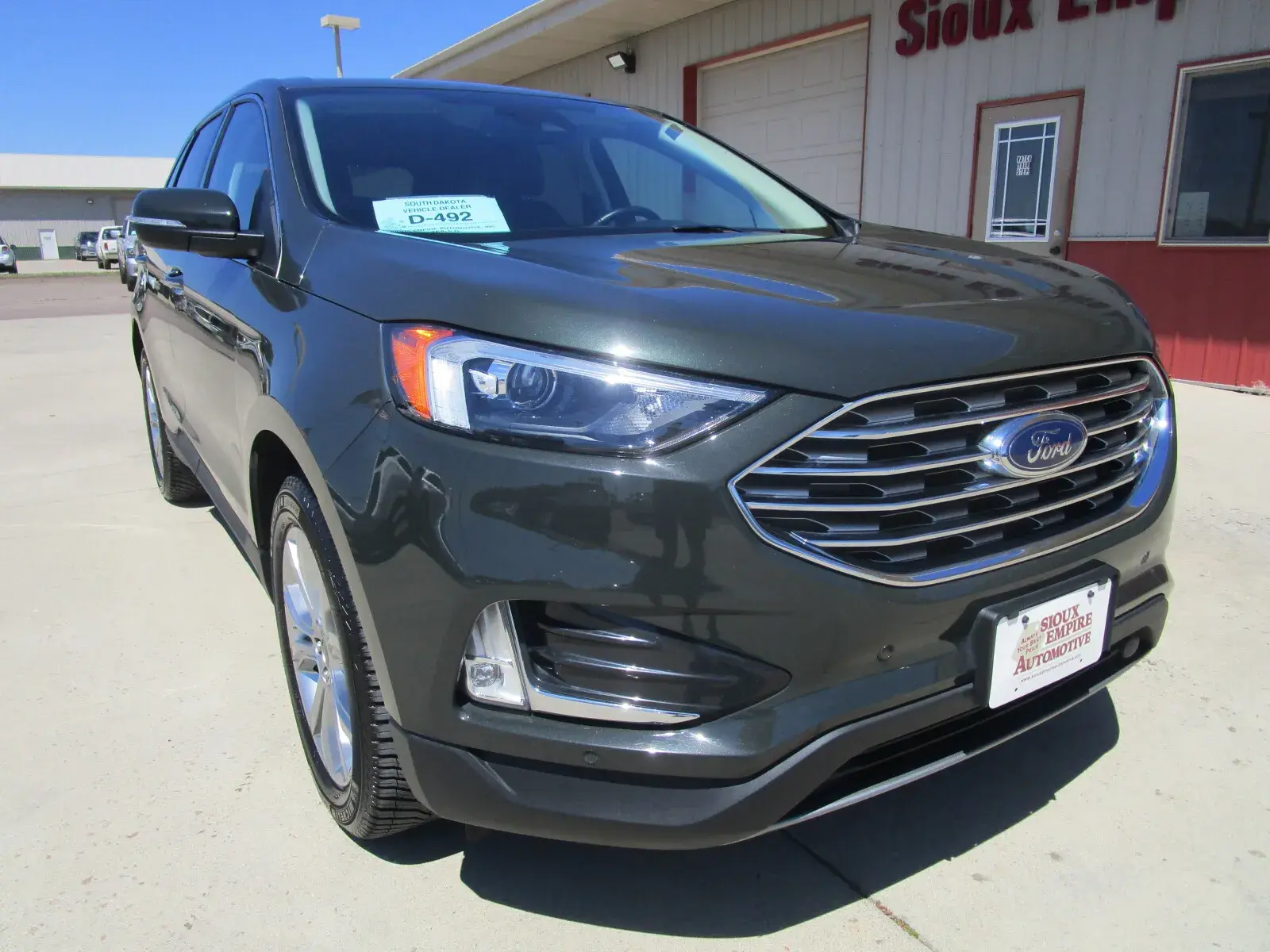2023 Ford Edge Titanium AWD photo 3