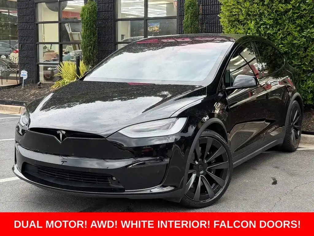 2023 Tesla Model X Long Range's photo