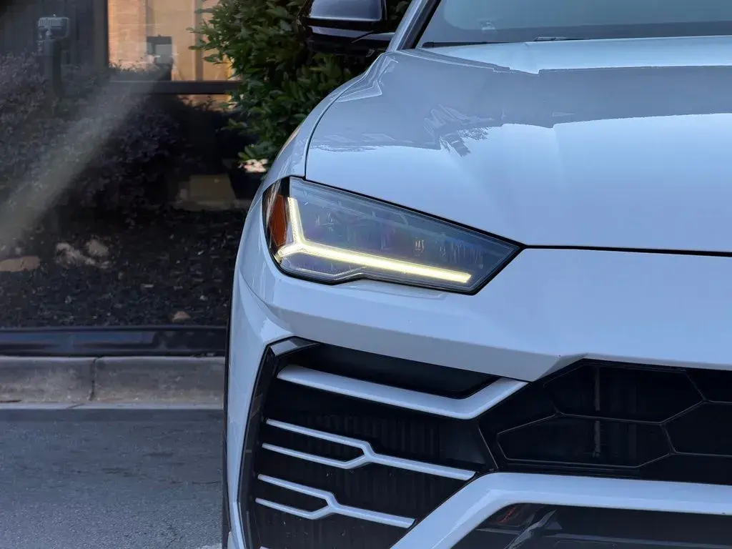 2021 Lamborghini Urus 4.0 V8 photo 4
