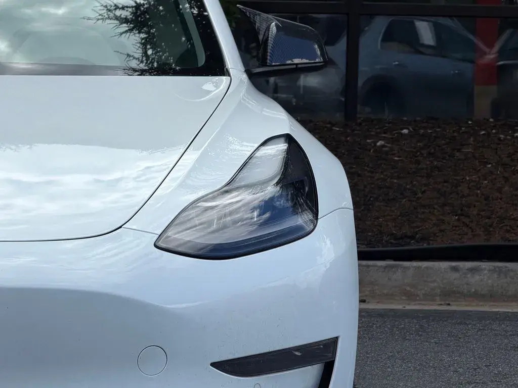 2021 Tesla Model 3 Standard Range Plus photo 5