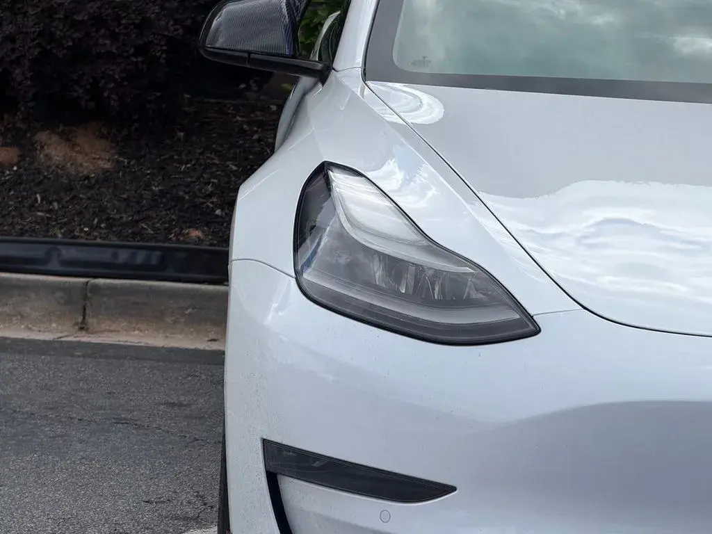 2021 Tesla Model 3 Standard Range Plus photo 4