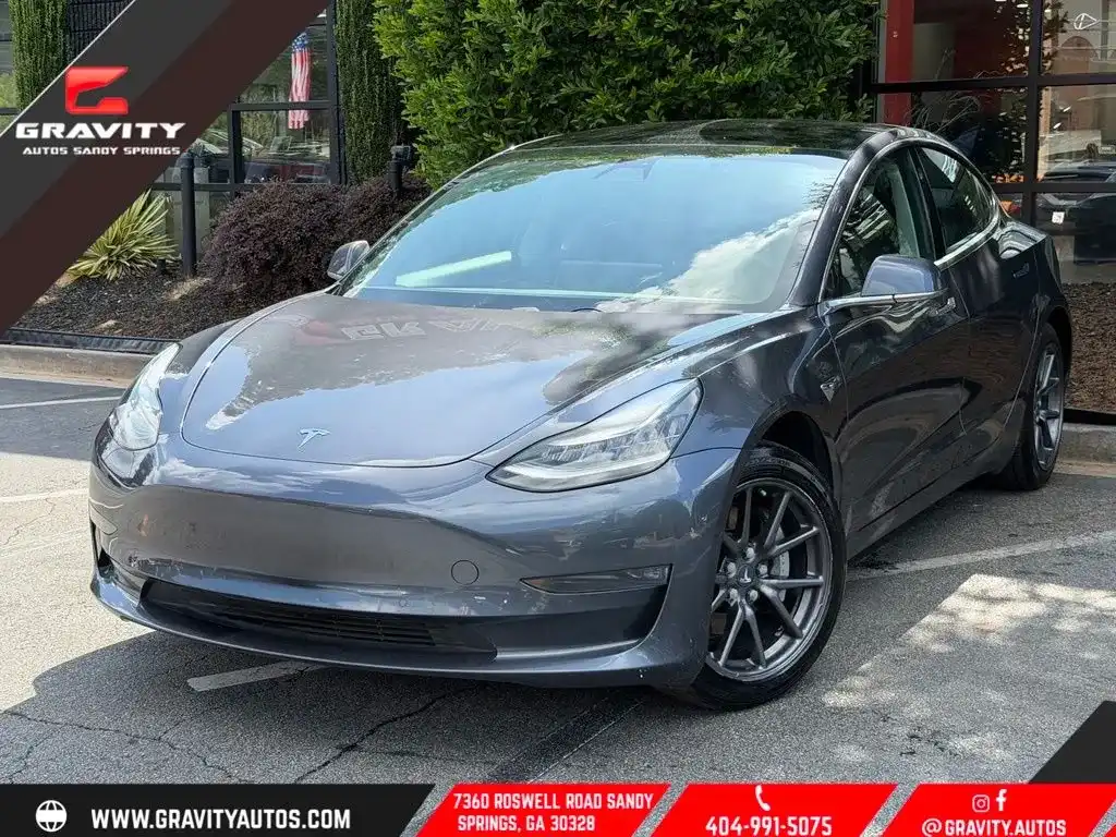 2019 Tesla Model 3 Rear-Wheel Drive Mid Range's photo