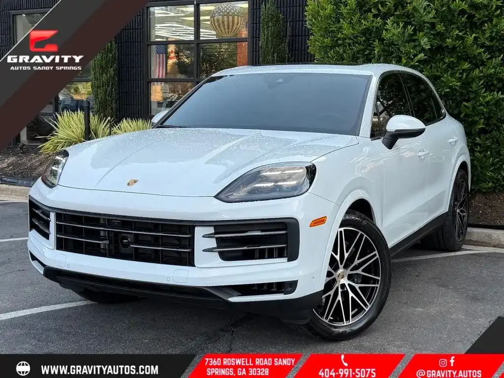 2026 Porsche Cayenne Base's photo