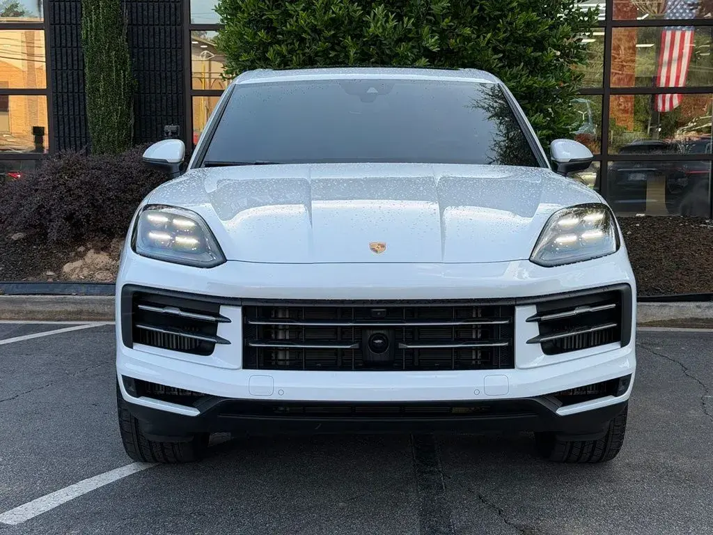 2026 Porsche Cayenne Base photo 3