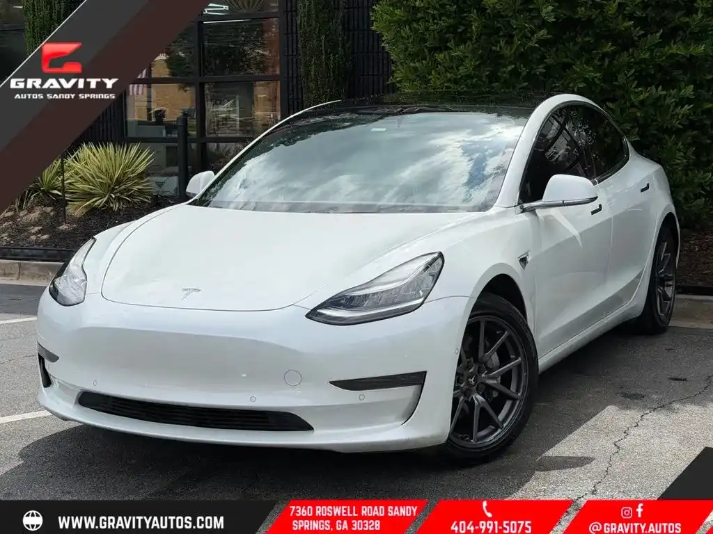 2020 Tesla Model 3 Standard Range Plus's photo