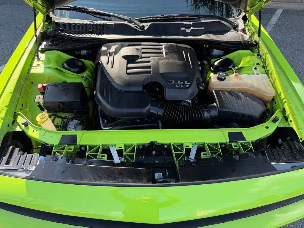 2023 Dodge Challenger SXT Auto photo 4