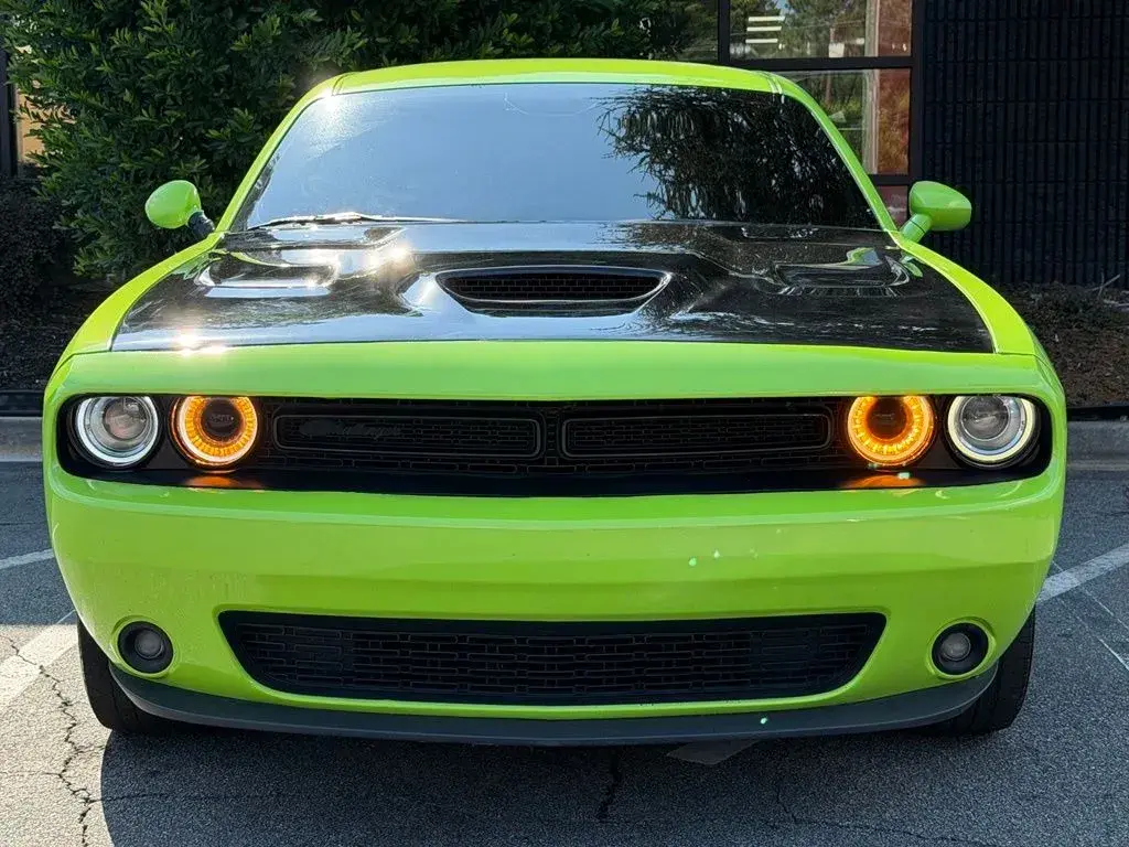 2023 Dodge Challenger SXT Auto photo 3