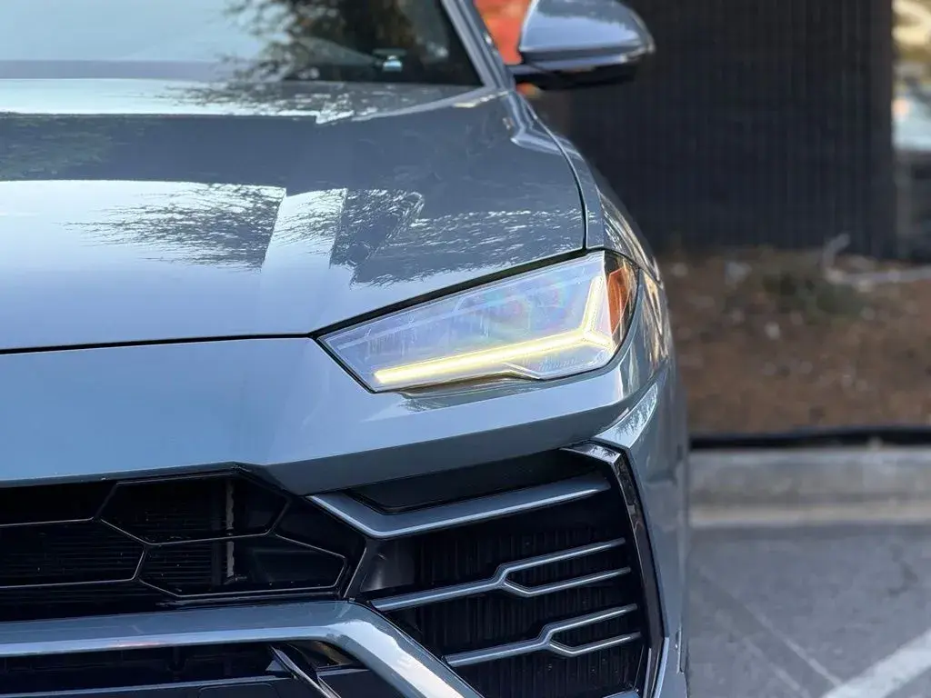 2022 Lamborghini Urus 4.0 V8 Graphite Capsule photo 5