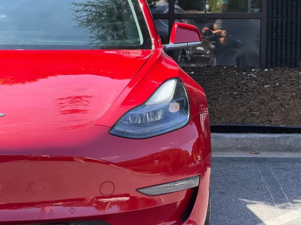 2020 Tesla Model 3 Standard Range Plus photo 5