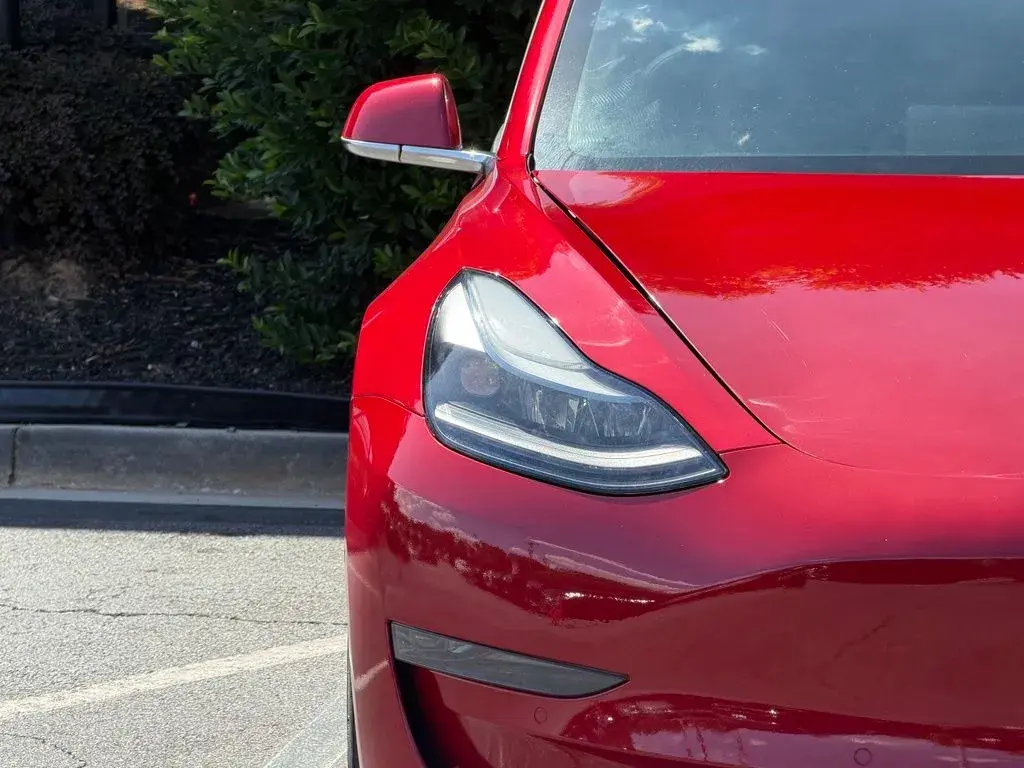 2020 Tesla Model 3 Standard Range Plus photo 4
