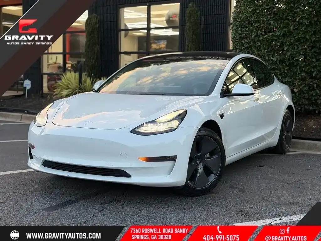 2020 Tesla Model 3 Standard Range Plus's photo