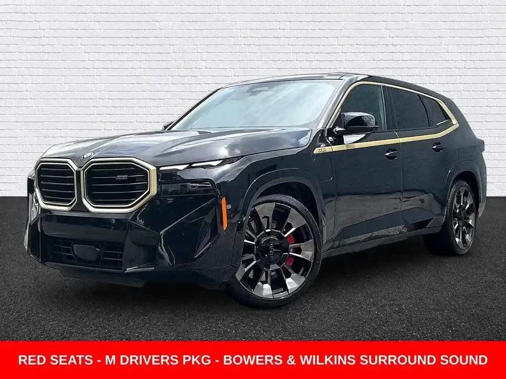 2023 BMW XM Base's photo