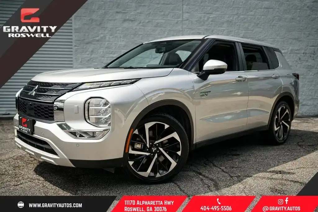 2023 Mitsubishi Outlander Plug-in Hybrid SE S-AWC's photo