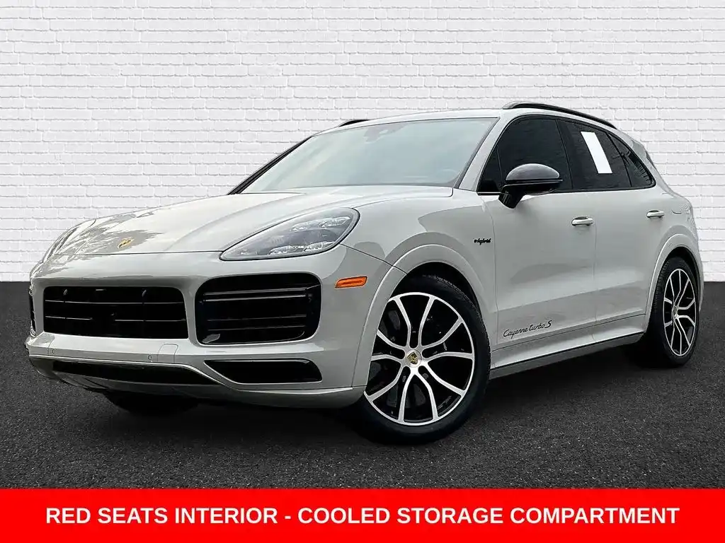 2021 Porsche Cayenne Turbo S E-Hybrid's photo
