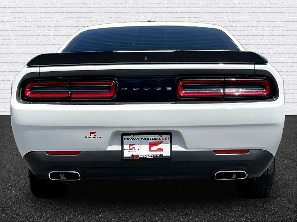 2023 Dodge Challenger SXT Auto photo 4
