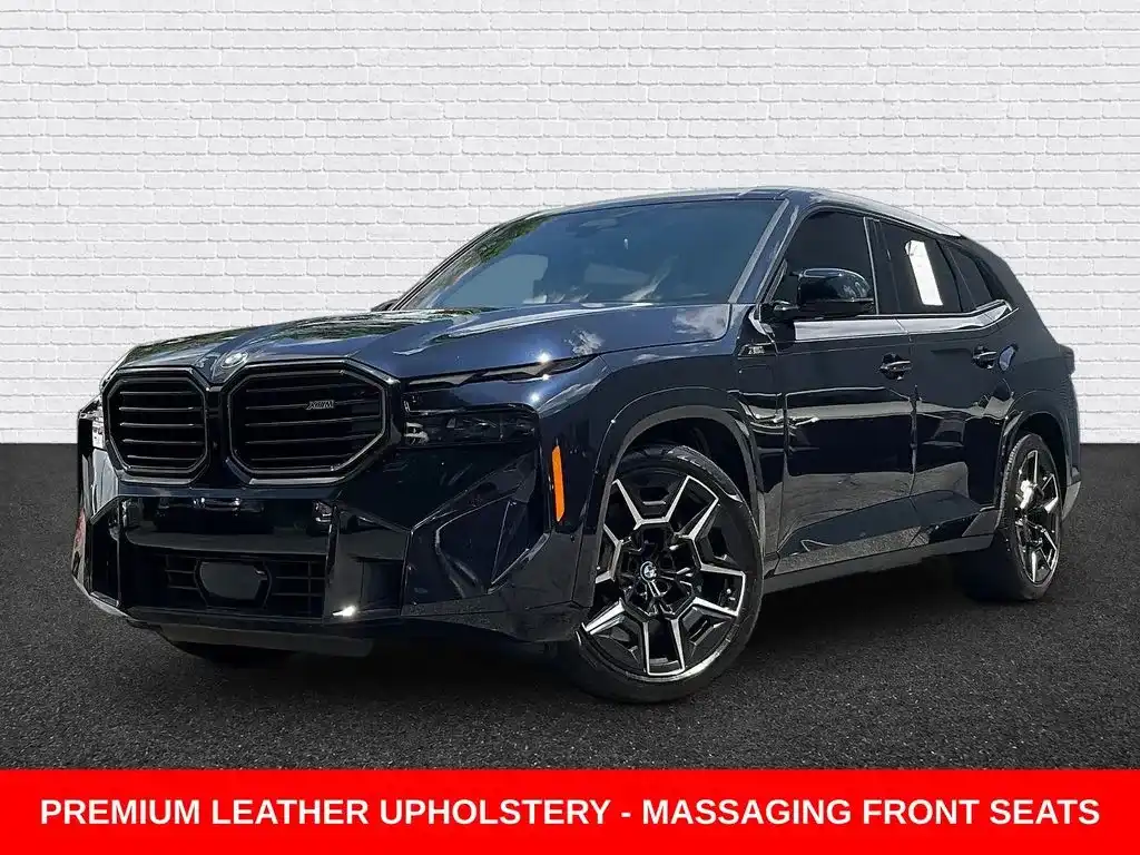 2023 BMW XM Base's photo