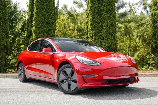 2019 Tesla Model 3 Standard Range Plus photo 5