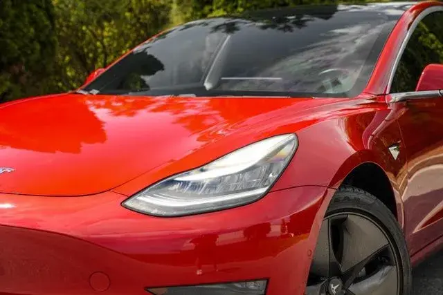 2019 Tesla Model 3 Standard Range Plus photo 4