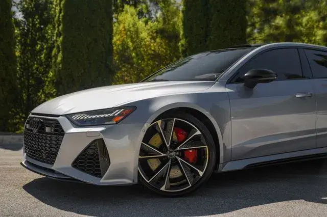 2023 Audi RS7 Base photo 3