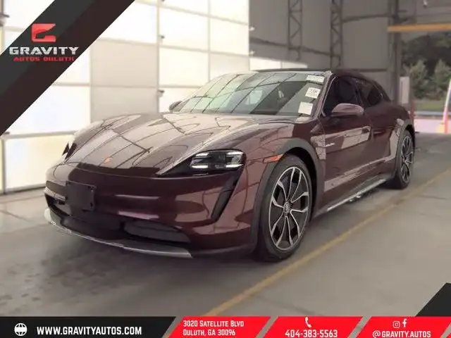 2022 Porsche Taycan Cross Turismo's photo