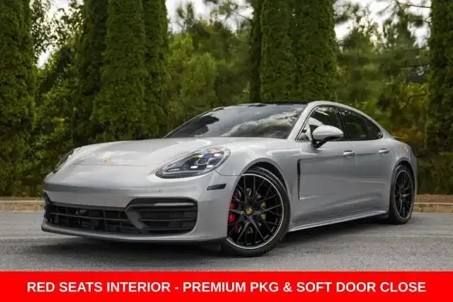 2021 Porsche Panamera 4S's photo
