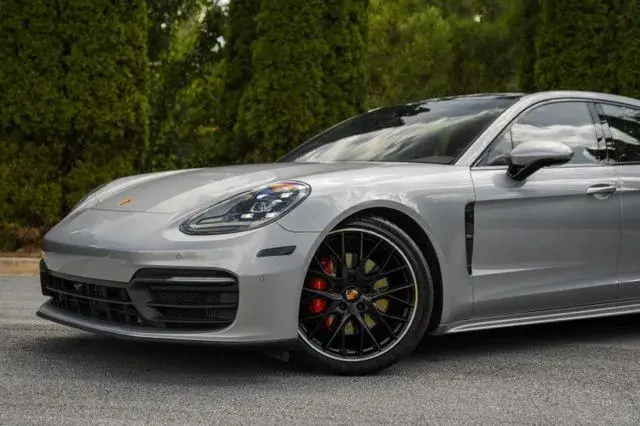 2021 Porsche Panamera 4S photo 3