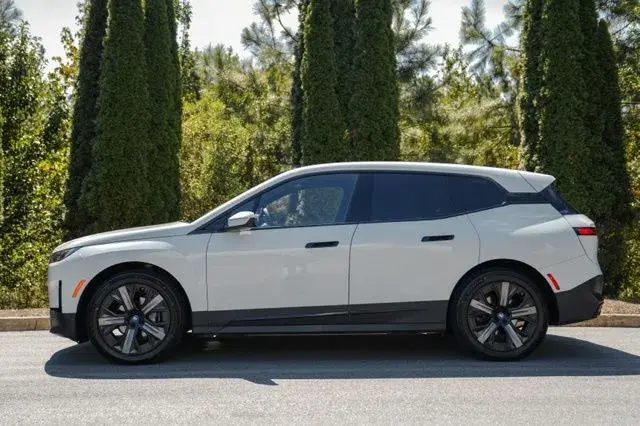 2024 BMW iX xDrive50 photo 5