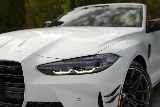 2024 BMW M4 Competition xDrive Convertible photo 4