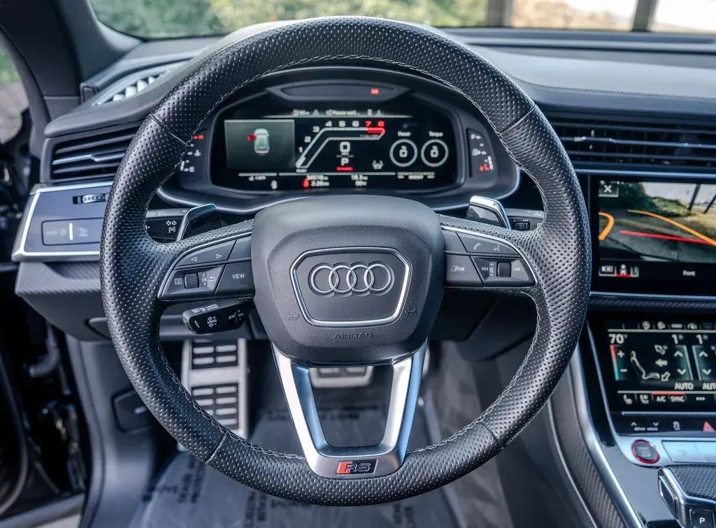 2023 Audi RS Q8 Base photo 5