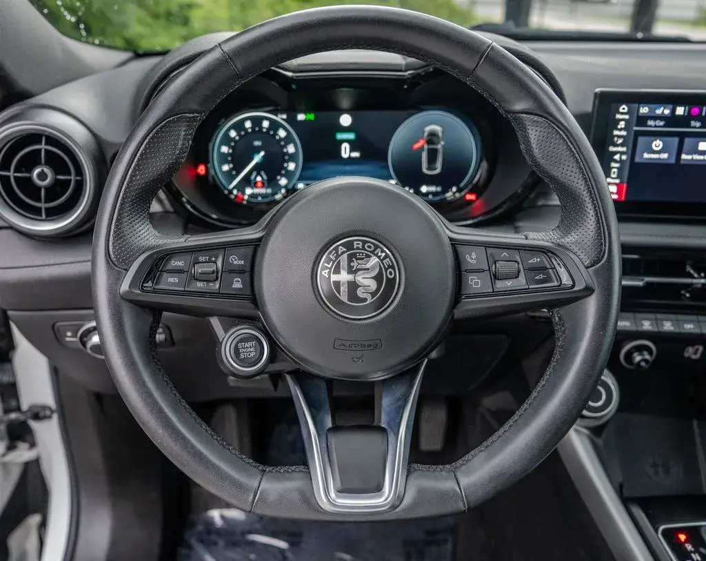 2024 Alfa Romeo Tonale Ti photo 5