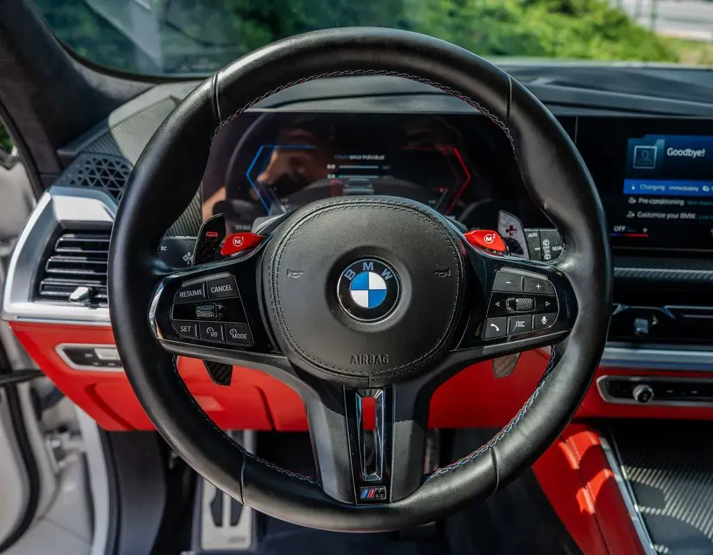 2023 BMW XM Base photo 5