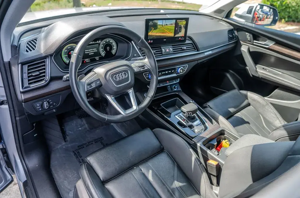 2023 Audi Q5 55 e Premium Plus photo 4