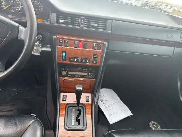 1994 Mercedes-Benz E-Class undefined photo 5