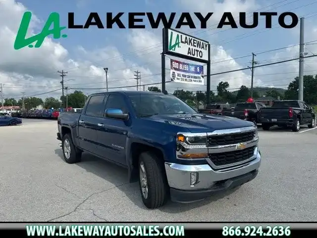 2017 Chevrolet Silverado 1500 LT 4X4 Crew Cab Short Box's photo