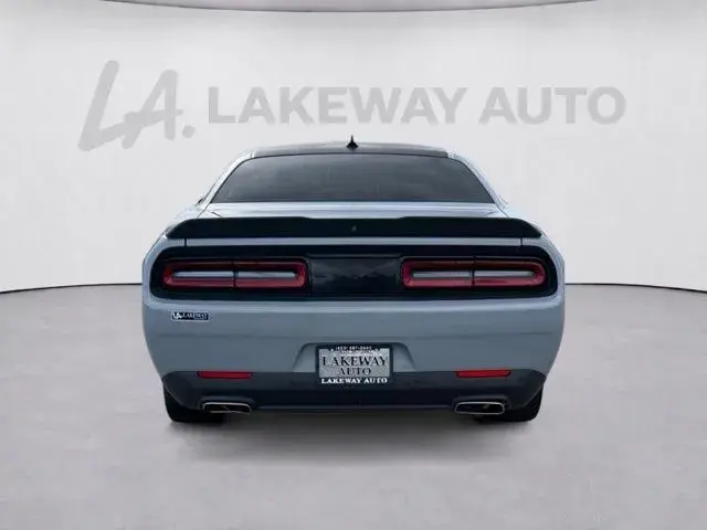 2021 Dodge Challenger SXT Auto photo 4
