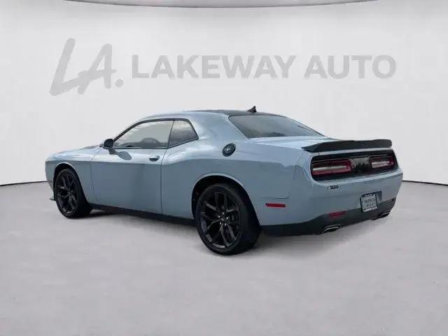 2021 Dodge Challenger SXT Auto photo 5